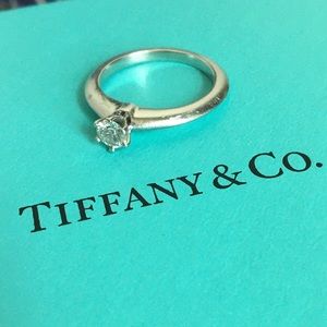 SOLD!!!Tiffany & Co. Diamond set in platinum ring